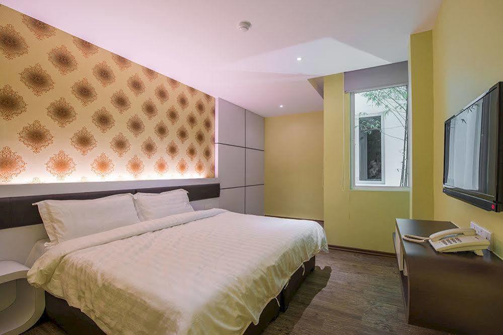 Riverfront Sentral Hotel Malacca Exterior foto
